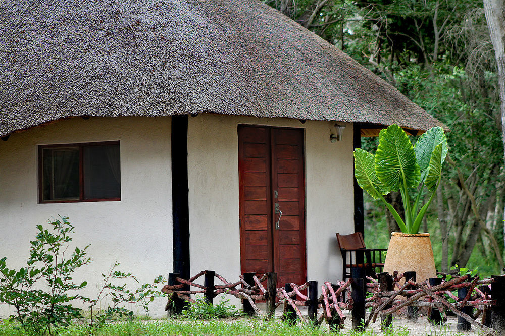Gwango Heritage Resort Dete Exterior photo